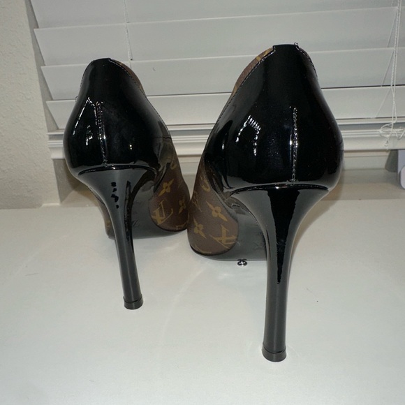 Louis Vuitton brown/Black Monogram Canvas & Patent Cherie Pumps - Picture 4 of 6